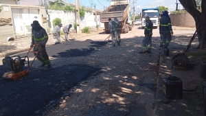 Prefeitura amplia tapa-buracos para nove bairros na regi&atilde;o sul, Cidade Verde e Santa Rosa