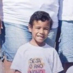 Menino de 7 anos morre ap&oacute;s ser espancado pelo pai adotivo