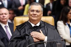 Dino decide que aposentadoria compuls&oacute;ria n&atilde;o pode ser puni&ccedil;&atilde;o a ju&iacute;zes