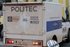 Mulher mata marido com facada no peito ap&oacute;s briga por Aluguel