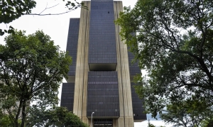 BC mant&eacute;m juros b&aacute;sicos em 15% ao ano pela terceira vez seguida