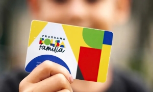 Caixa paga Bolsa Fam&iacute;lia a benefici&aacute;rios com NIS de final 9