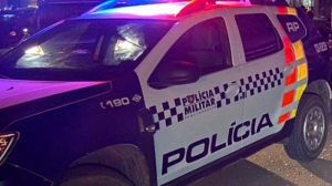 Jovem &eacute; assassinado a facadas em alojamento de fazenda