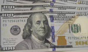 D&oacute;lar cai para R$ 5,43 e atinge menor valor desde