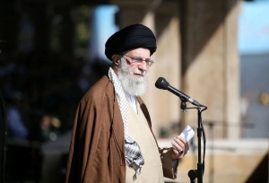 Israel afirma ter destru&iacute;do bunker militar subterr&acirc;neo ligado a Ali Khamenei em ataque a&eacute;reo