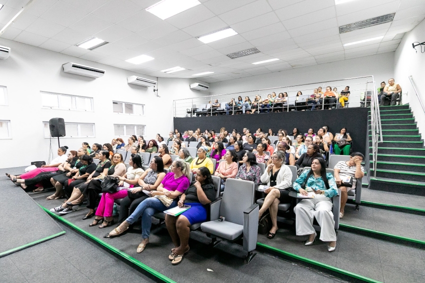 Professores rec&eacute;m contratados passam por qualifica&ccedil;&atilde;o para refor&ccedil;o de aprendizagem