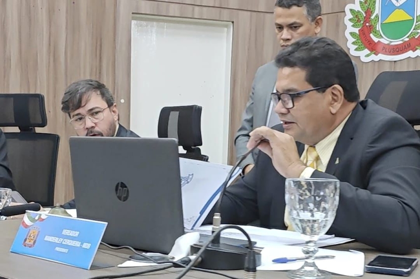Presidente da C&acirc;mara cobra prefeita por ignorar MP e manter contrato da LOCAR em V&aacute;rzea Grande