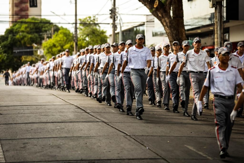 Em Cuiab&aacute; estudantes da rede estadual desfilam neste domingo, feriado de 7 de Setembro