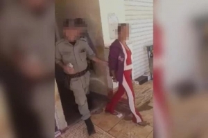 Esposa corta test&iacute;culo de marido ap&oacute;s ver mensagens da ex