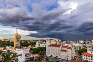 Defesa Civil de Cuiab&aacute; monitora &aacute;reas de risco e prefeito pede aten&ccedil;&atilde;o redobrada em temporal
