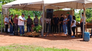 Dia de campo fortalece produ&ccedil;&atilde;o de cacau no assentamento Gleba Resist&ecirc;ncia, em Santo Ant&ocirc;nio de Leverger