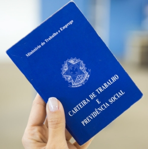 Desemprego cai para 5,1% em dezembro e atinge o menor n&iacute;vel da s&eacute;rie hist&oacute;rica