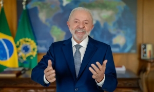 Isen&ccedil;&atilde;o do IR injeta R$ 28 bilh&otilde;es na economia, diz Lula