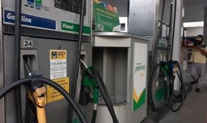 Petrobras reduz pre&ccedil;o da gasolina A para as distribuidoras
