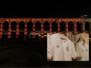 Arcos da Lapa com proje&ccedil;&atilde;o do Flamengo e Adidas