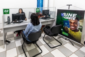 Sine de Cuiab&aacute; tem 15 vagas para farmac&ecirc;utico com sal&aacute;rio de R$ 4,6 mil e benef&iacute;cios