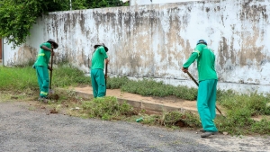 Em uma semana, mutir&atilde;o de limpeza da Prefeitura de V&aacute;rzea Grande atende mais de 100 bairros