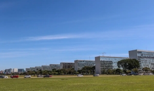 Governo bloqueia R$ 1,2 bi do Executivo e R$ 334 mi de emendas parlamentares