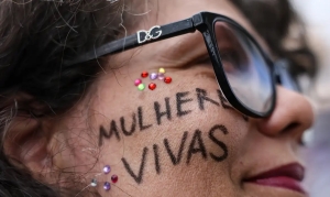 Tr&ecirc;s Poderes lan&ccedil;am pacto nacional para enfrentamento ao feminic&iacute;dio no Brasil