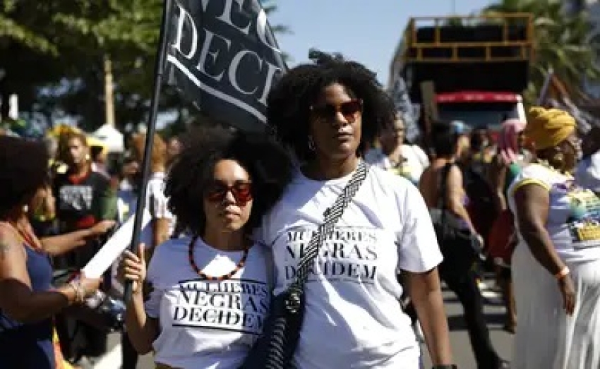 Mais da metade dos negros diz n&atilde;o saber como denunciar caso de racismo