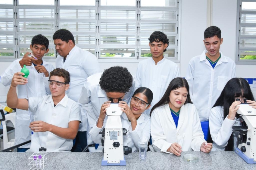 Governo alcan&ccedil;a meta de 10,1 mil alunos matriculados em cursos t&eacute;cnicos integrados ao ensino m&eacute;dio em MT