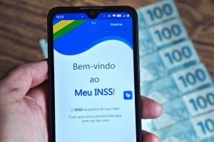 Pagamento antecipado do INSS come&ccedil;a nesta quinta (6); veja como fica o calend&aacute;rio