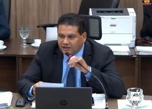 Presidente esclarece que n&atilde;o existe projeto com emendas parlamentares na Casa e diz que informa&ccedil;&atilde;o &eacute; falsa e grave
