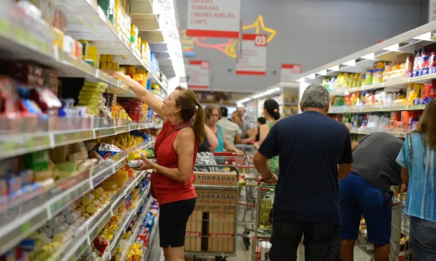 Brasil tem saldo positivo de 148,9 mil empregos com carteira