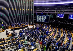 Disputa por vagas na C&acirc;mara Federal em MT deve ser definida pelas sobras