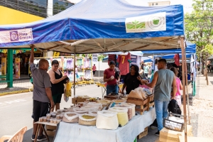 Feira do Centro renova o encontro de cultura e com&eacute;rcio no Cal&ccedil;ad&atilde;o Galdino Pimentel