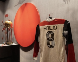 Homenagem a Ad&iacute;lio ficar&aacute; at&eacute; 6 de setembro