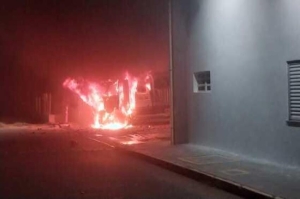 Inc&ecirc;ndio na base da Rota do Oeste
