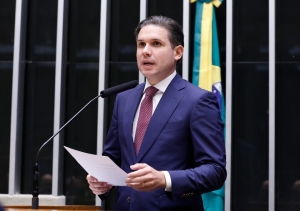 Hugo Motta define cronograma acelerado para PEC que acaba com escala 6x1 na C&acirc;mara