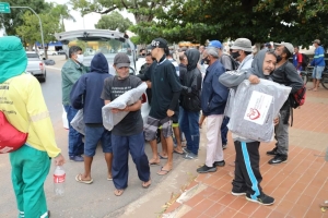 Frente fria mobiliza a&ccedil;&otilde;es de apoio a pessoas em situa&ccedil;&atilde;o de rua