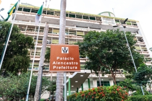 Lei sancionada em Cuiab&aacute; garante gratifica&ccedil;&atilde;o a cuidadores de alunos com defici&ecirc;ncia